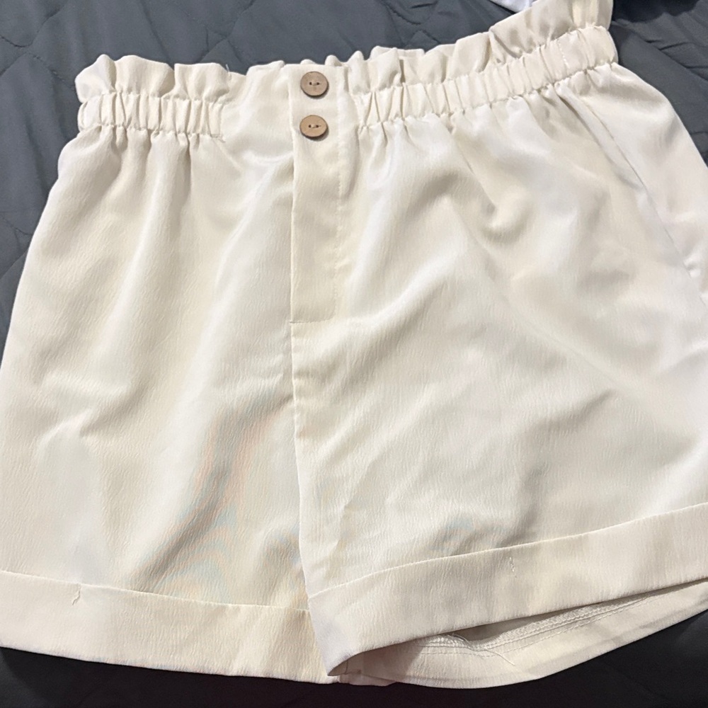 Women's Cream Colored Elastic Waist Shorts